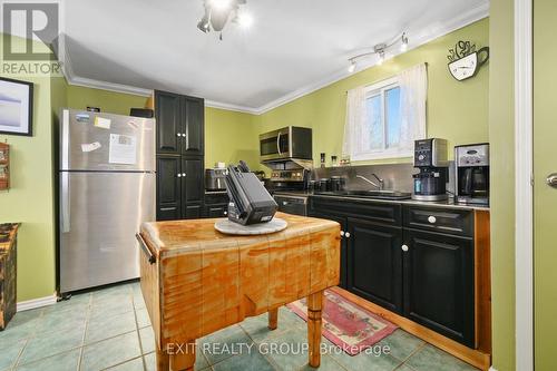 19656 Loyalist Parkway, Prince Edward County, ON - Indoor Photo Showing Kitchen