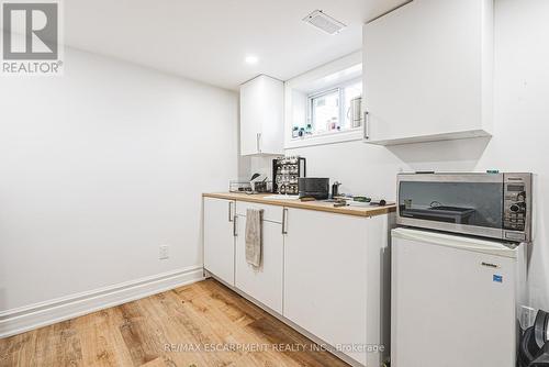 80 Livingston Avenue, Grimsby, ON - Indoor Photo Showing Laundry Room
