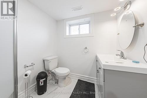 80 Livingston Avenue, Grimsby, ON - Indoor Photo Showing Bathroom