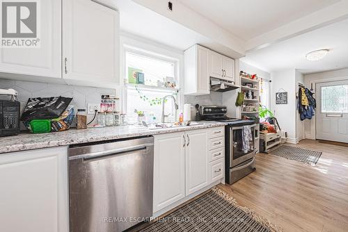 80 Livingston Avenue, Grimsby, ON - Indoor Photo Showing Kitchen