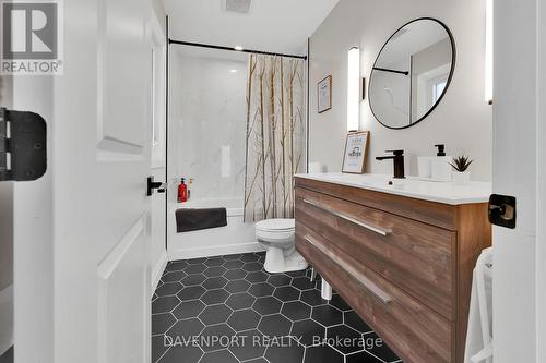 48 Harber Ave, Kitchener, ON - Indoor Photo Showing Bathroom