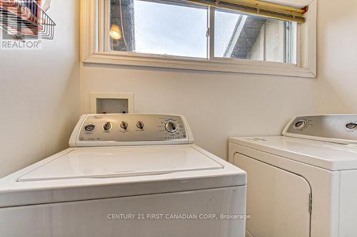 71889 Sunridge Crescent, Bluewater, ON - Indoor Photo Showing Laundry Room