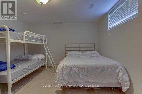 71889 Sunridge Cres, Bluewater, ON - Indoor Photo Showing Bedroom