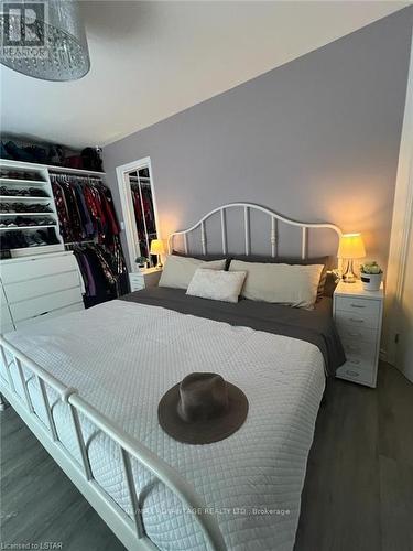 58 Sunrise Crescent, London, ON - Indoor Photo Showing Bedroom