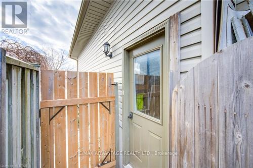 58 Sunrise Cres, London, ON - Outdoor With Exterior