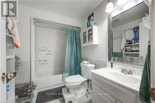 58 Sunrise Crescent, London, ON - Indoor Photo Showing Bathroom