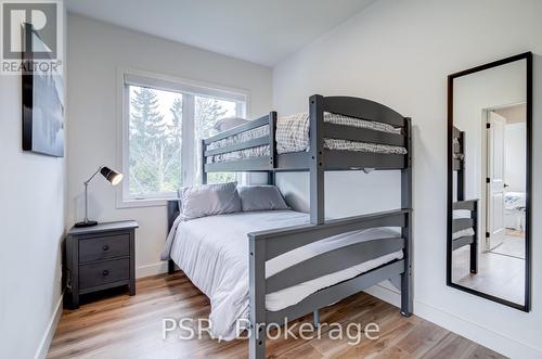 #207 -10 Beckwith Lane, Blue Mountains, ON - Indoor Photo Showing Bedroom