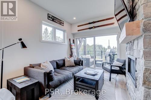 #207 -10 Beckwith Lane, Blue Mountains, ON - Indoor Photo Showing Living Room