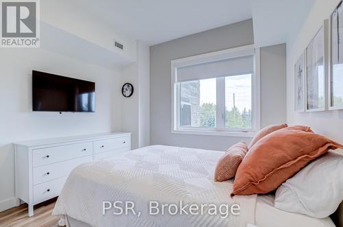 #207 -10 Beckwith Lane, Blue Mountains, ON - Indoor Photo Showing Bedroom