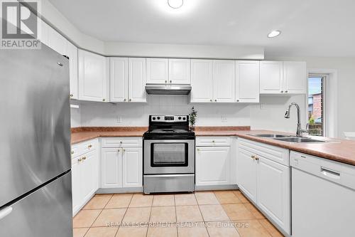 26 Spadara Drive, Hamilton, ON - Indoor Photo Showing Kitchen With Double Sink