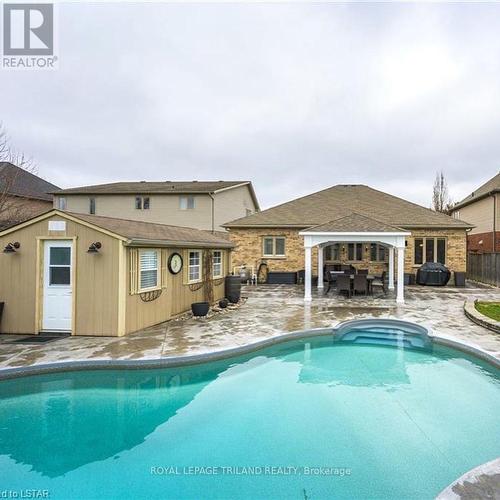305 Skyline Ave, London, ON - Outdoor With In Ground Pool With Backyard With Exterior
