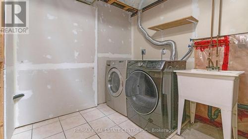 12 Bailey Ave E, Guelph, ON - Indoor Photo Showing Laundry Room