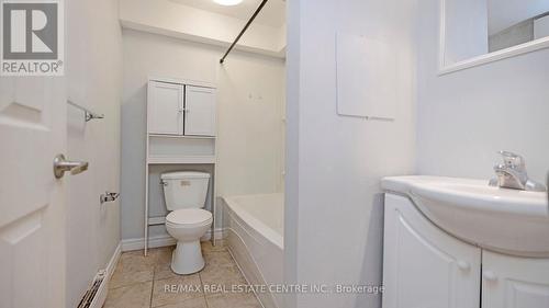 12 Bailey Ave E, Guelph, ON - Indoor Photo Showing Bathroom
