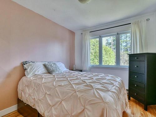 Chambre Ã Â coucher - 513 20E Avenue, Deux-Montagnes, QC - Indoor Photo Showing Bedroom