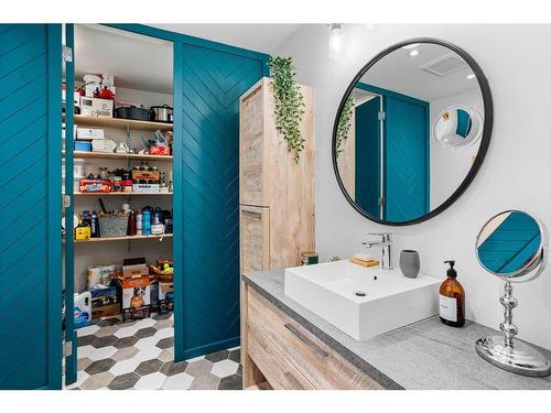 Powder room - 168 Rue Pinoteau, Mont-Tremblant, QC - Indoor Photo Showing Bathroom