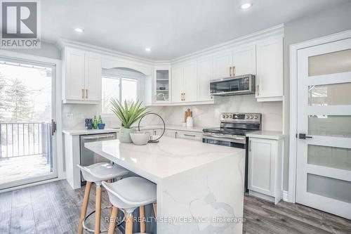 15 Third Ave, Orangeville, ON - Indoor Photo Showing Kitchen With Upgraded Kitchen