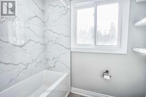 15 Third Ave, Orangeville, ON - Indoor Photo Showing Bathroom