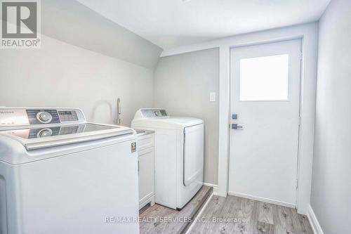 15 Third Ave, Orangeville, ON - Indoor Photo Showing Laundry Room