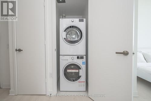 5908 - 3900 Confederation Parkway, Mississauga, ON - Indoor Photo Showing Laundry Room