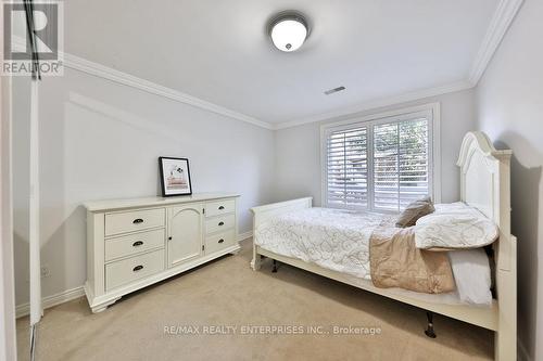 1239 Stavebank Rd, Mississauga, ON - Indoor Photo Showing Bedroom