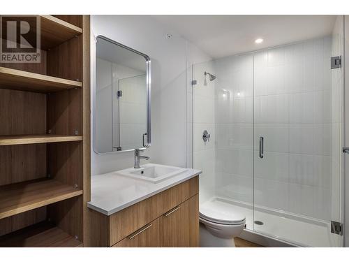 604 Cawston Avenue Unit# 602, Kelowna, BC - Indoor Photo Showing Bathroom