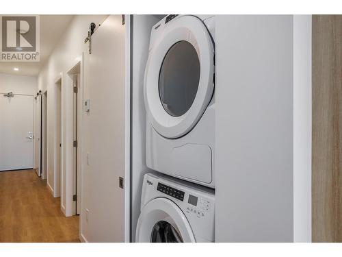 604 Cawston Avenue Unit# 602, Kelowna, BC - Indoor Photo Showing Laundry Room