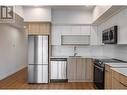 604 Cawston Avenue Unit# 502, Kelowna, BC  - Indoor Photo Showing Kitchen 