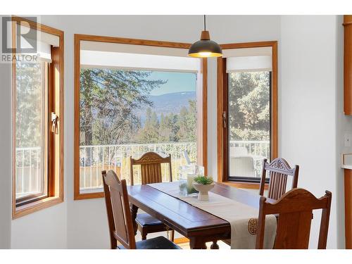 546 Vintage Terrace Road, Kelowna, BC - Indoor Photo Showing Dining Room
