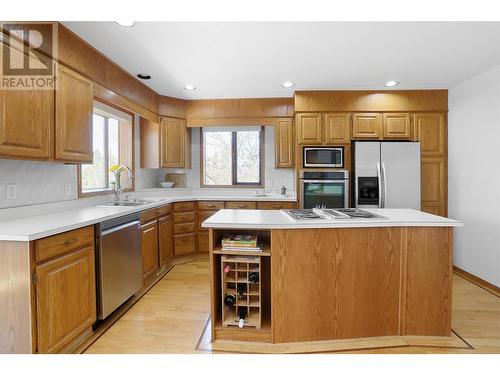546 Vintage Terrace Road, Kelowna, BC - Indoor Photo Showing Kitchen