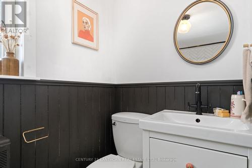 137 Catharine St, Belleville, ON - Indoor Photo Showing Bathroom