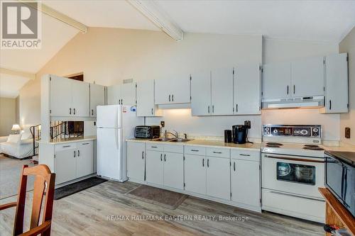7 Mcgill Drive, Kawartha Lakes, ON - Indoor Photo Showing Kitchen With Double Sink