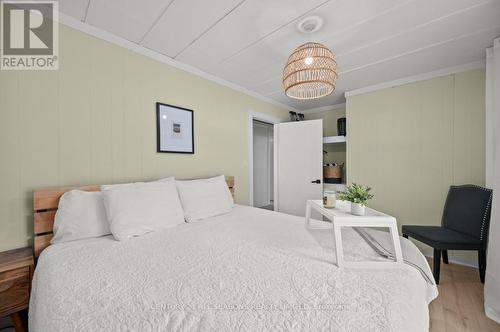 31 Skinkle Lane, South Algonquin, ON - Indoor Photo Showing Bedroom