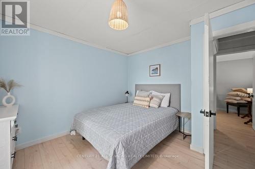 31 Skinkle Lane, South Algonquin, ON - Indoor Photo Showing Bedroom