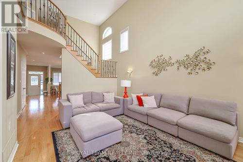 68 Canelli Heights Court, Vaughan, ON - Indoor Photo Showing Living Room
