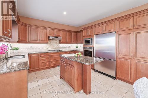 68 Canelli Heights Court, Vaughan, ON - Indoor Photo Showing Kitchen With Double Sink