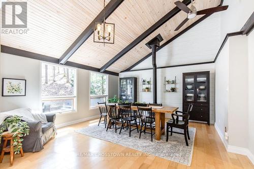144 Huronwoods Dr, Oro-Medonte, ON - Indoor Photo Showing Dining Room