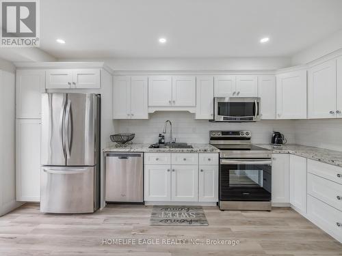 6 Villers St, Barrie, ON - Indoor Photo Showing Kitchen With Stainless Steel Kitchen With Upgraded Kitchen