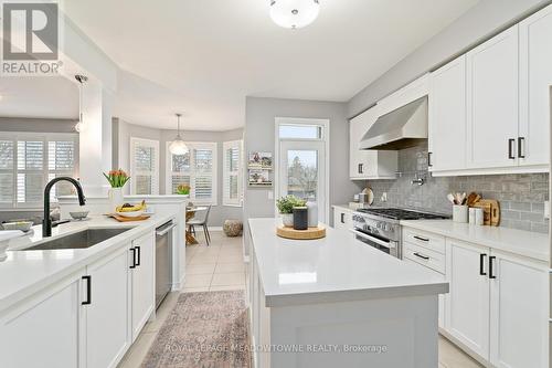 9 Larson Peak Road, Caledon, ON - Indoor Photo Showing Kitchen With Upgraded Kitchen