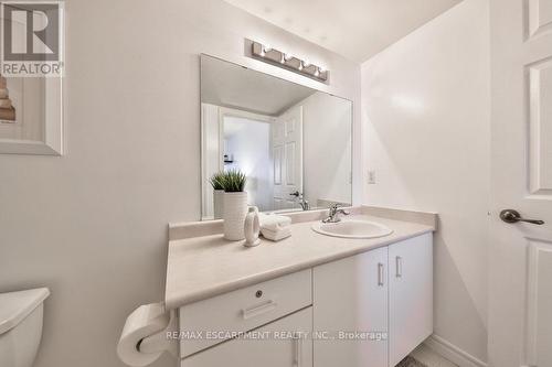 #411 -1490 Bishops Gate, Oakville, ON - Indoor Photo Showing Bathroom