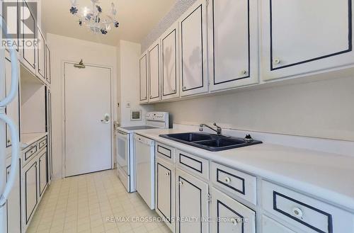 #522 -21 Dale Ave, Toronto, ON - Indoor Photo Showing Kitchen With Double Sink