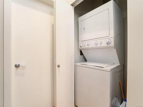 415-797 Tyee Rd, Victoria, BC - Indoor Photo Showing Laundry Room