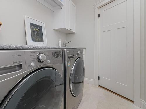 2486 Glendoik Way, Mill Bay, BC - Indoor Photo Showing Laundry Room