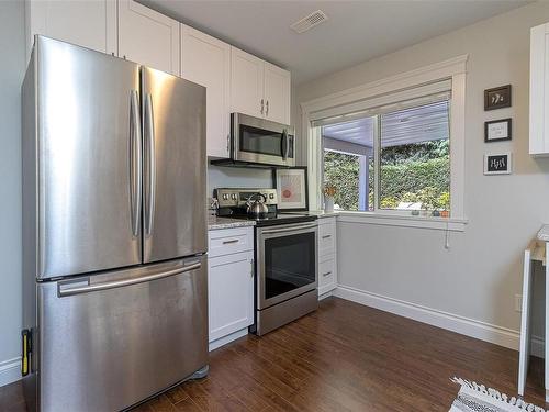2486 Glendoik Way, Mill Bay, BC - Indoor Photo Showing Kitchen With Stainless Steel Kitchen