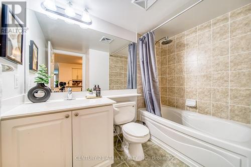 620 - 25 Greenview Avenue, Toronto, ON - Indoor Photo Showing Bathroom