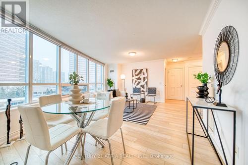 620 - 25 Greenview Avenue, Toronto, ON - Indoor Photo Showing Dining Room