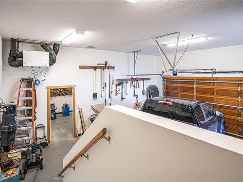 2225 Chelsea Pl, Nanoose Bay, BC - Indoor Photo Showing Garage