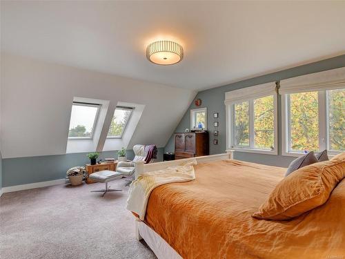 6466 Oldfield Rd, Central Saanich, BC - Indoor Photo Showing Bedroom