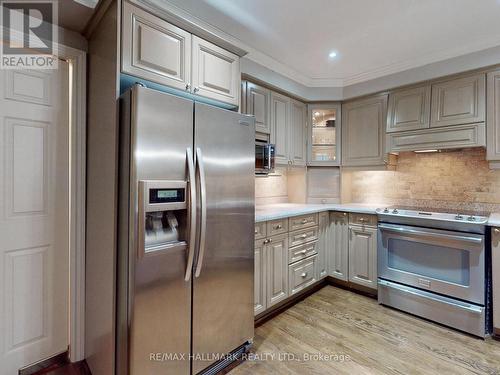 273 Mccaffrey Rd, Newmarket, ON - Indoor Photo Showing Kitchen With Upgraded Kitchen