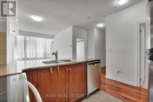 207 - 3504 Hurontario Street, Mississauga, ON - Indoor Photo Showing Kitchen With Double Sink