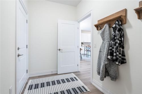 45 Great Falls Boulevard, Waterdown, ON - Indoor Photo Showing Other Room